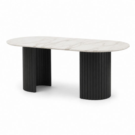 Tavolo da pranzo ovale in ceramica effetto marmo con basi scanalate nere, 180 × 90 × 75 cm