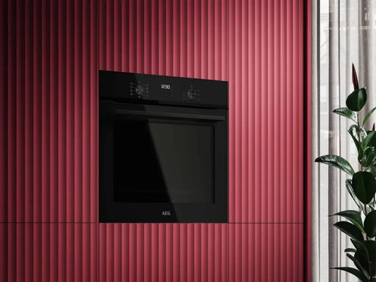 Forno AEG multifunzione 72L con Aqua Clean e 7 programmi
